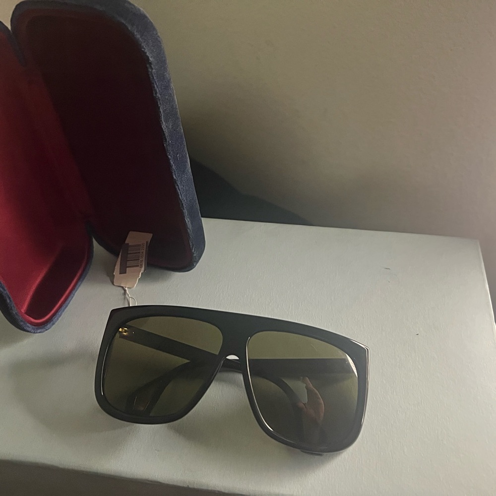 100% Authentic aviator shield sunglasses wit gold detail